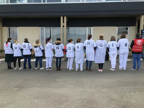 Laval. Les agents de l'hôpital de semaine sont épuisés